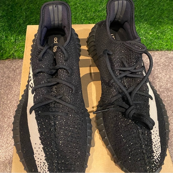 Yeezy boost 350 V2 - Picture 4 of 7